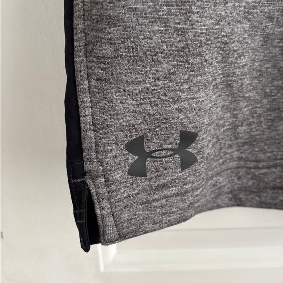 Under Armour Men's Charcoal Athletic Shorts XL - Picture 6 of 7